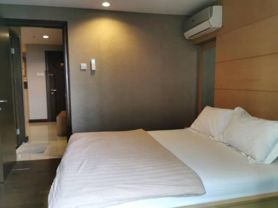 Two Bedroom Apartment At El Royale Hotel Bandung Exterior photo